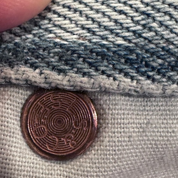 LEVIS 505 VINTAGE WOMENS 36/30  Distressed Light Blue Denim Shorts - Picture 11 of 13